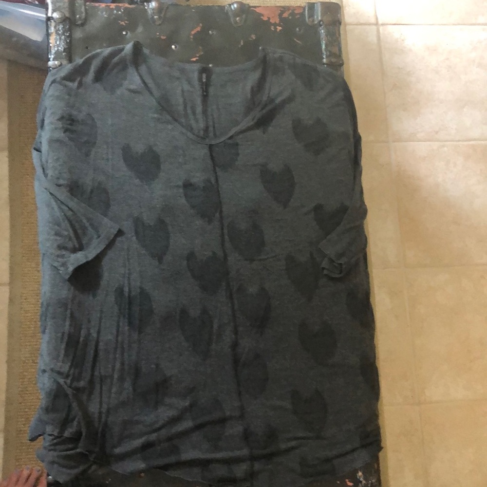 Black/Gray 3/4 sleeve shirt
